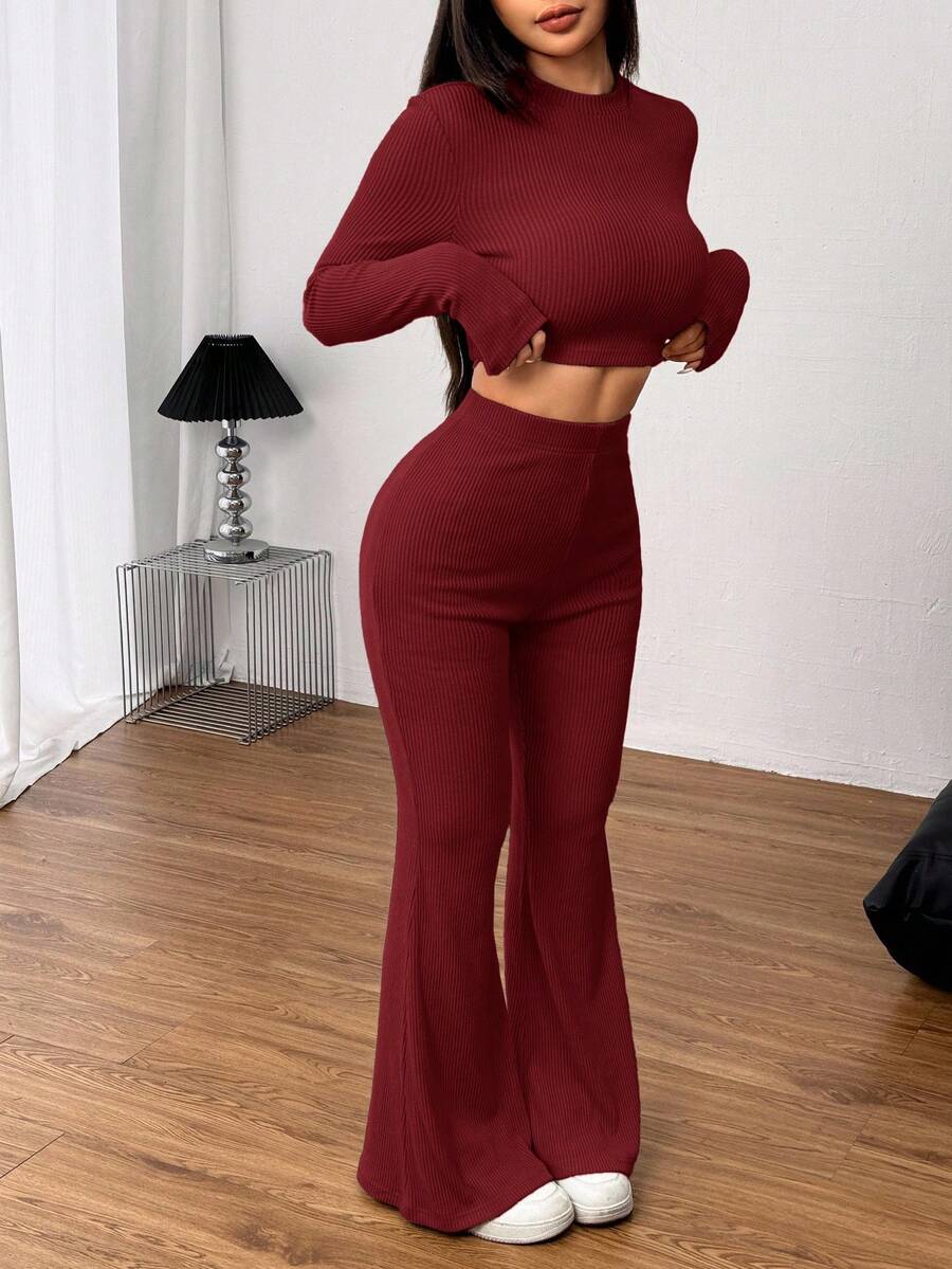 SHEIN EZwear 2 件套女式休闲纯色针织圆领长袖短款修身 T 恤和高腰喇叭裤 - 酒紅色 - 查看 1