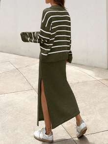 SHEIN Tall Bộ áo len kẻ sọc trễ vai và chân váy len xẻ tà dành cho nữ - xanh quân đội - Xem 2