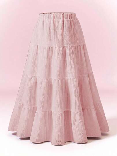 宝宝的优雅之选：女童白色梭织皱褶面料裙，独特的质感，精致的细节，褶皱的流畅性，展现甜美优雅，外出必备。