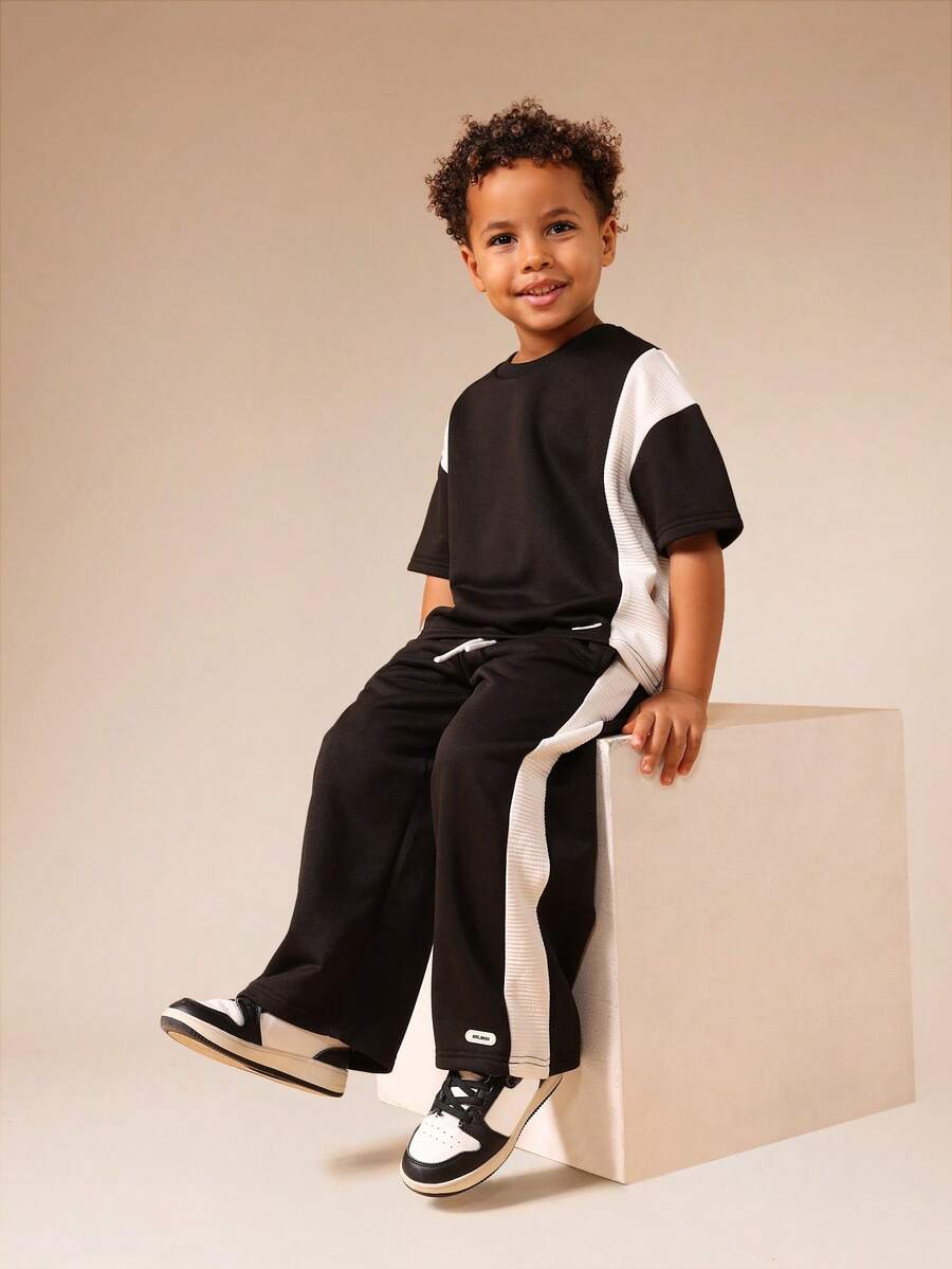 SUMWON 男童条纹短袖T恤和慢跑裤套装夏季休闲装 - 黑與白 - 查看 1