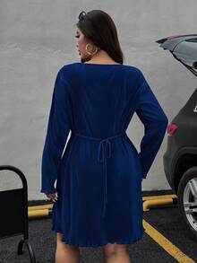 SHEIN EZwear 大码女式时尚纯色生菜下摆腰系带短款连衣裙 - 藏蓝色 - 查看 2