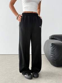 SHEIN Teen Girl Embroidered Loose Fit Casual Long Sweatpants Pants Cute Black Baggy Pants Black Sweat Pants Black Sweatpants Loose Pants - Black - View 3