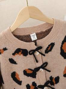 Tween 女童卡其色豹纹纽扣开衫，手工蝴蝶结，柔软舒适，适合日常、户外、旅行、度假、居家、日托和儿童玩耍冬季圣诞节万圣节 - 卡其色 - 查看 4