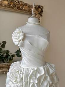 Lovelzi Elegancka, pełna wdzięku, romantyczna, szlachetna biała satynowa sukienka z dekoltem w serduszko i bufiastym dołem, idealna na wieczór panieński, wesele, ukończenie szkoły, wakacje, wieczór panieński