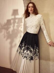 MOTF PREMIUM Chân váy xếp ly họa tiết hoa khối màu - Đen và trắng - Xem 1