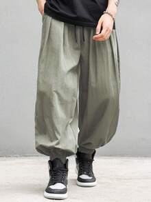 Manfinity EMRG 男式抽绳腰褶口袋宽松九分裤 - 灰色 - 查看 4