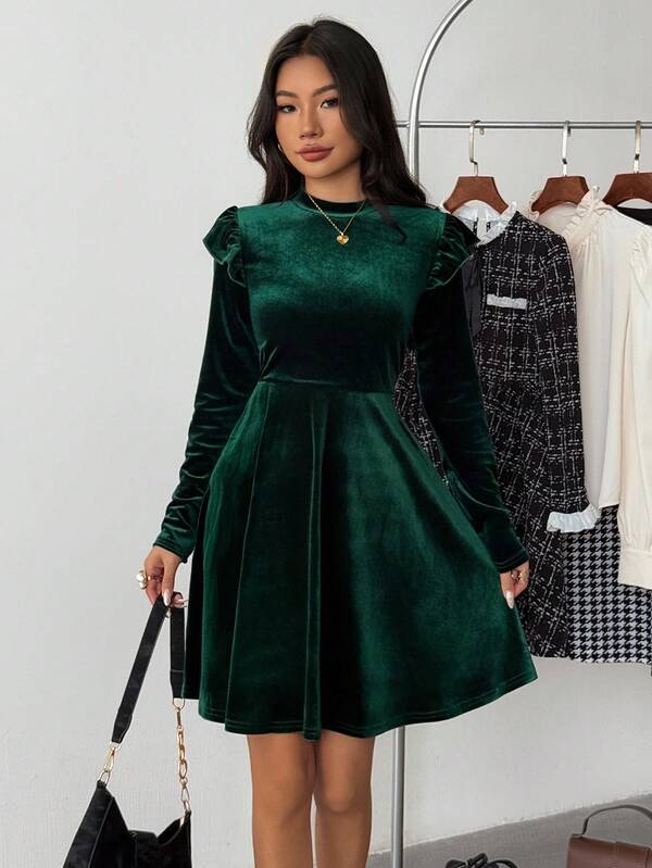 Teen Girl Solid Color Velvet Knit Ruffle Trim Long Sleeve Dress,Great For Casual & Daily Wear & School Daily In Autumn & Winter, Green Color,For Christmas,Party Wear ,Birthday Dress,Princess Dress,Teen Green Dress, Velvet Long Sleeve Dress, Emerald Green Dress, Ruffle Long Sleeve Dress, Teen Elegant Long Sleeve Dress, Dark Green Velvet Dress