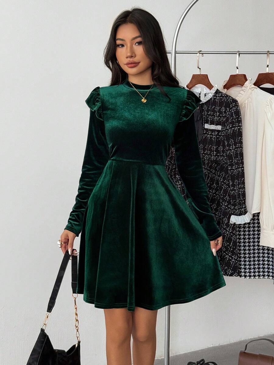 Teen Girl Solid Color Velvet Knit Ruffle Trim Long Sleeve Dress,Great For Casual & Daily Wear & School Daily In Autumn & Winter, Green Color,For Christmas,Party Wear ,Birthday Dress,Princess Dress,Teen Green Dress, Velvet Long Sleeve Dress, Emerald Green Dress, Ruffle Long Sleeve Dress, Teen Elegant Long Sleeve Dress, Dark Green Velvet Dress