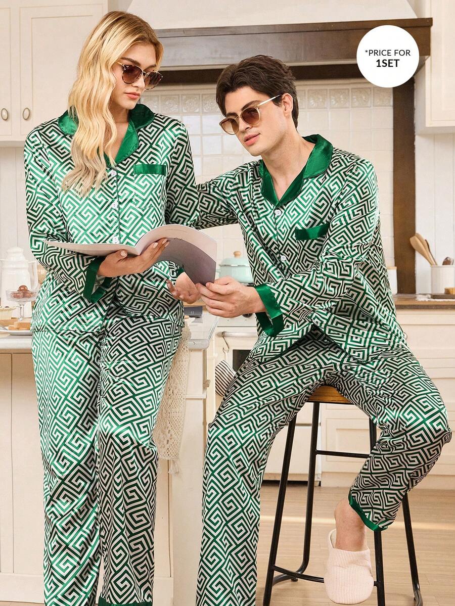 CoupledUp Bộ đồ ngủ Giáng sinh cho cặp đôi nam Bộ đồ ngủ họa tiết mê cung màu xanh lá cây bằng lụa giả cho nam Áo dài tay và quần dài Bộ đồ ngủ thu đông - màu xanh lá - Xem 1