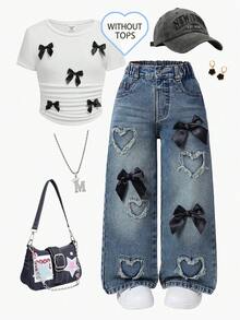 SHEIN Playful Pals 年轻女孩复古时尚街头风格松紧腰纽扣前部黑色蝴蝶结装饰爱心贴片刺绣牛仔裤 - 深色水洗藍 - 查看 1