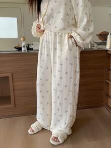 Dazy Plus 两件套加大码时尚蝴蝶结印花宽松休闲睡衣套装，适合室内外穿着，春秋季、秋冬季服装 - 白色 - 查看 3
