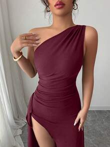 Selianne Summer New Sexy Black Asymmetric-Shoulder Ruched Backless Hollow-Out High Slit Elegant Maxi Dress, Suitable For Vacation, Date, Party - Burgundy - View 7