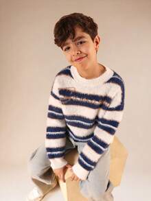 SUMWON 舒适条纹圆领长袖针织毛衣，适合秋冬休闲校园穿着