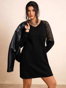 Freevana Váy tay raglan ren chắp vá màu trơn cỡ lớn - màu đen - Xem 3