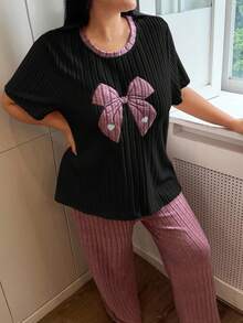 SHEIN Große Größen Damen gestrickter gerippter Schleife Stickerei Rundhals Kurzarm Hose Lässig Pyjama Set