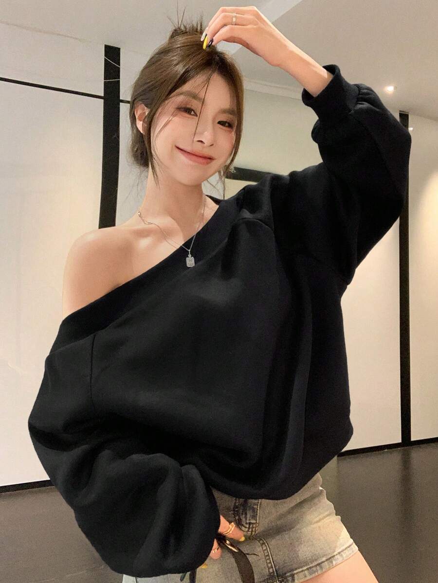 DAZY Women's Casual Off-Shoulder Loose Sweatshirt, Solid Color Basic Top With Thermal Lined, Long Sleeve, Suitable For Autumn And Winter - Black - View 1