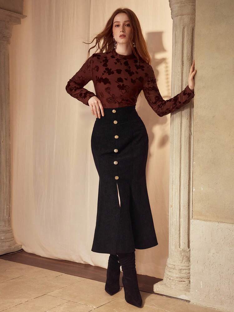 T-SHIRT FEMME À MANCHES LONGUES EN DENTELLE BRODÉE D'AUTOMNE