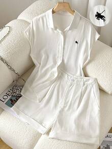 SHEIN Bộ 2 món/Bộ áo sơ mi ngắn tay in họa tiết hiệp sĩ thường ngày cho nữ và quần short, trang phục công sở mùa hè, đi biển - trắng - Xem 1