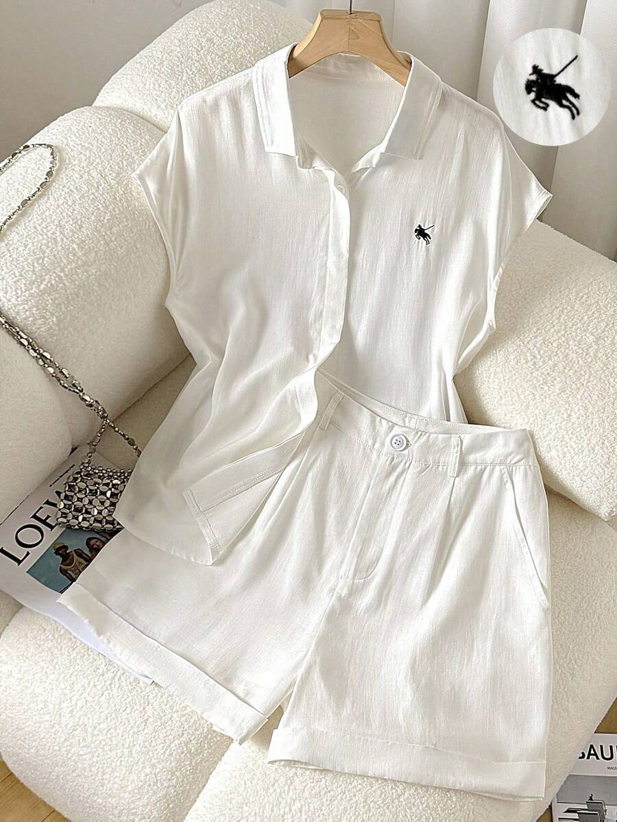 SHEIN Bộ 2 món/Bộ áo sơ mi ngắn tay in họa tiết hiệp sĩ thường ngày cho nữ và quần short, trang phục công sở mùa hè, đi biển - trắng - Xem 1