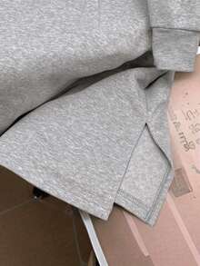 SHEIN 女式羊毛连帽连衣裙，配有抽绳和豹纹纽约字母印花，灰色长袖运动衫图案套装 - 淺灰色 - 查看 4