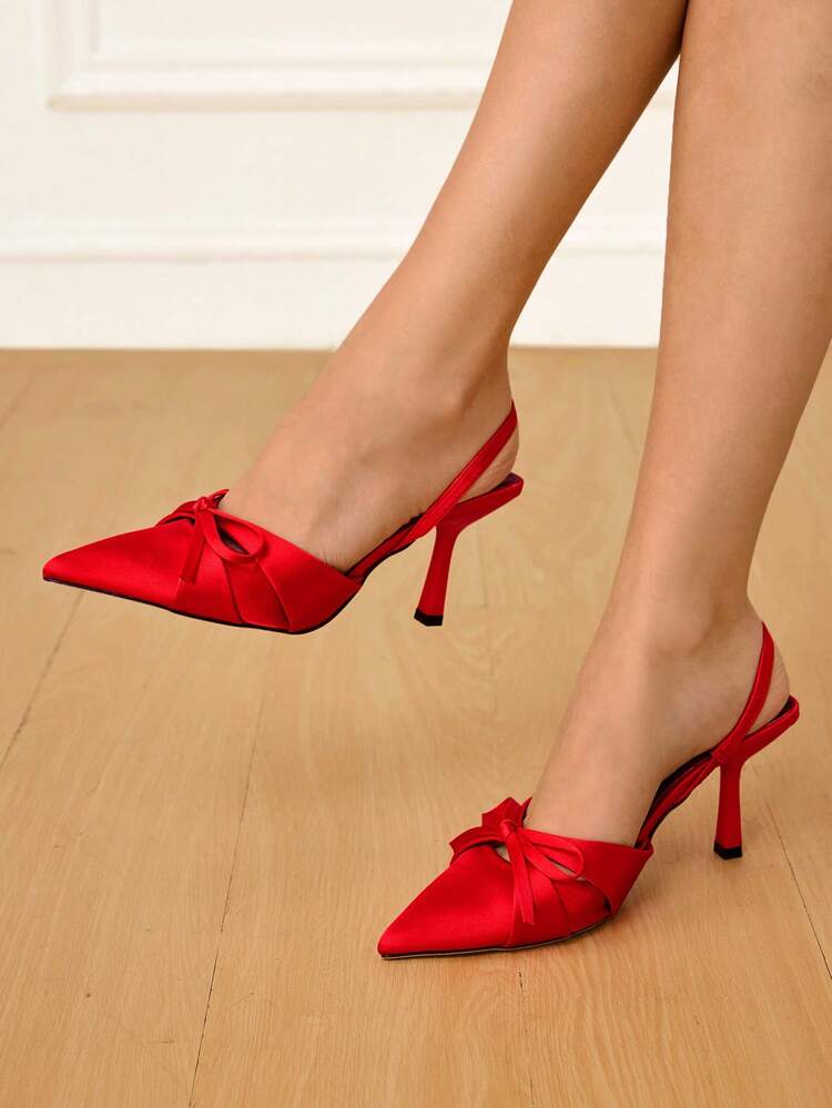 CUCCOO HITCHD 女性用Vカット ミルキーホワイト ローヒール エレガントなクロスストラップ スクエアトゥ アンクルストラップ バックル メタルデコレーション リベット PUレザー ミラー ソフト快適 インステップストラップ クローズドトゥ ファッション魅力的なメタルラインストーンデコレーションサンダル