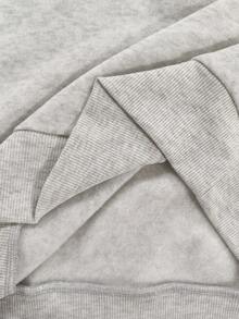 SHEIN LUNE 女士圆领“妈妈”英文印花设计短款长袖卫衣，休闲通勤校园风，适合居家、外出、约会、日常穿着，秋冬