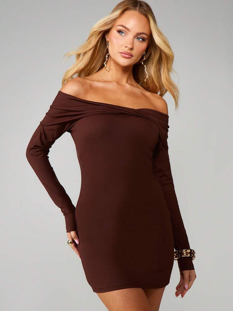 MISSGUIDED Off-Shoulder Bodycon-Minikleid mit langen Ärmeln, Bardot-Ausschnitt und Twist-Detail für Abendpartys