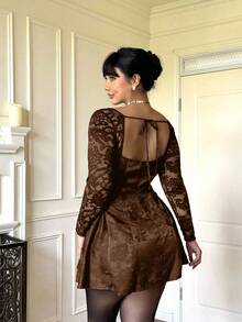 Flirla 大码女式方领长袖蕾丝后系带优雅连衣裙，秋冬 - 咖啡棕 - 查看 2