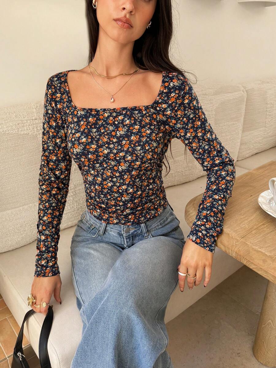 SHEIN Frenchy Ditsy Floral Top 花卉印花方领短款 T 恤 - 彩色 - 查看 1