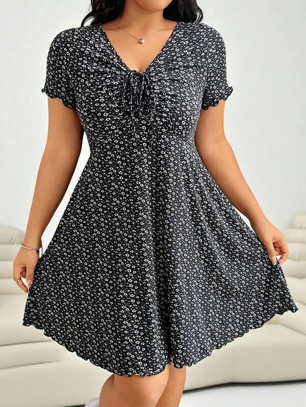 Solflare Women Plus Size Slim Fit Short Sleeve Dress With Ditsy Floral Print, For Summer,Beach Dress Sundress,Holiday Outfits Boho