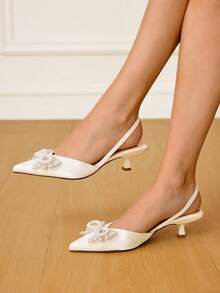 CUCCOO HITCHD 女士 V 型剪裁乳白色低鞋面优雅优雅交叉带方头踝带扣金属装饰铆钉 PU 皮革镜面柔软舒适脚背带封闭式鞋头时尚迷人金属水钻装饰凉鞋 - 杏色 - 查看 5