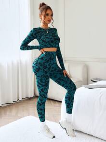 Easithlete Seamless Green Allover Print Backless Long Sleeve Top And Leggings Sports Set - Green - View 3
