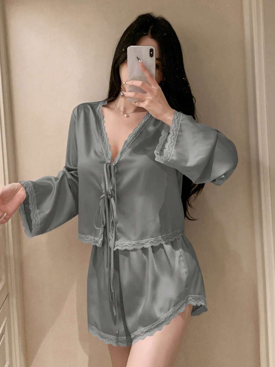 DAZY 浪漫蕾丝拼接缎面系带上衣和超短裤睡衣套装，女士冬季服装