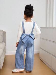 SHEIN 少女蓝色牛仔宽松工装裤，后腰饰有蝴蝶结 - 淺色水洗藍 - 查看 2