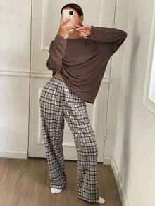 DAZY Minimalist Solid Color Loose Long Sleeve T-Shirt Top & Plaid Straight Loose Pajama Pants Homewear Set, Winter Clothes - Brown - View 4