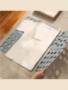 1 Shirt Folding Board, T-Shirt Folding Board, T-Shirt Folder, Clothes Folding Board, Plastic Laundry Folder, Convenient And Fast, Suitable For Adults And Children To Fold Clothes, Spring, Simple, Summer Shirts
