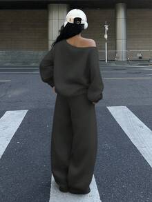 SHEIN EZwear 2 件套女士超大露肩宽松休闲运动衫和阔腿羊毛运动裤套装，适合秋冬季 - 深灰色 - 查看 2
