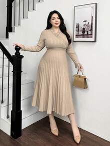 Modelyn 大尺碼女款優雅蕾絲飾邊百褶長袖洋裝 秋冬款 - 卡其色 - 查看 1