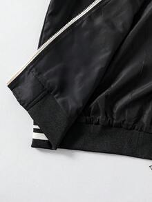 SHEIN 1 Áo khoác in chữ thời trang màu đen cho bé trai tuổi teen, vải mềm mại và thoải mái, phù hợp cho mùa thu/đông, ngoài trời, trường học, mùa tựu trường năm 2025, phong cách đại học, họa tiết đồ họa, áo khoác thường ngày - màu đen - Xem 8