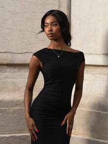 Mima John Vestido negro sólido de verano con hombro asimétrico y drapeado ajustado al Body - Negro - Ver 5