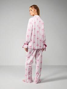 MISSGUIDED 蝴蝶结印花睡衣套装长袖纽扣上衣搭配荷叶边下摆裤子睡衣 - 粉色 - 查看 2