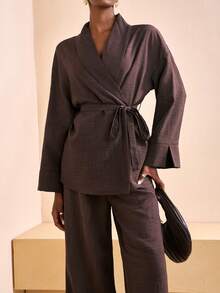 Zivah 2025 Herbst und Winter Neue Lässige Pendler Locker Braun V-Ausschnitt Wickel Langarm Bluse + Hohe Taille Weite Bein Hose Damen Zweiteiler, Geeignet für tägliche Ausflüge, Reisen, Treffen mit Freunden, Business Lässig Damen, Brunch Outfits für Damen, Pendeln, Party, Urlaub, Old Money Stil, Einkaufen, Bankett, Elegant, Party, Date, Lässig, Weihnachten, Neujahr-A