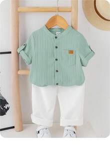 SHEIN Conjunto de 2 piezas para bebé/niño pequeño niño/niña, camisa de manga corta de color liso sencillo y pantalón de cintura elástica liso para vacaciones casuales, primavera/verano/otoño - Verde - Ver 1