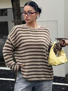 Dazy Plus 大码圆领条纹休闲长袖街头风格毛衣，大码女装，秋冬 - 棕色 - 查看 4