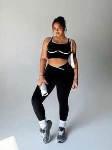 Rhythm Era Plus Size Women Contrast Color Close-Fitting Comfortable Sports Set - Black and White - View 5