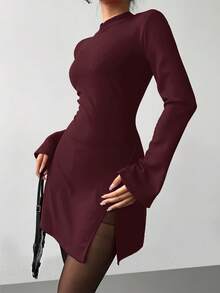 vestido rojo elegante, cuello alto, ajustado, puños acampanados, patrón moneda vintage. Ideal para San Valentín, Año Nuevo Chino, citas y fiestas. - Burdeos - Ver 4