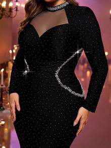 Glamrae Robe de grande taille élégante et luxueuse en tissu tricoté noir à haute élasticité et strass, col asymétrique ajouré, manches longues avec détails de chaîne de strass, ourlet ajusté en queue de poisson. Convient pour les soirées, les rendez-vous, les bals de promo, les invités de mariage - Noir - Voir 4