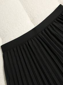 SHEIN PETITE Petite Women's Minimalist Commuter Pleated Straight Leg Pants + Sleeveless Blouse - Black - View 6