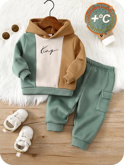 SHEIN 2 Stück/Set Kleinkind Jungen/Mädchen Herbst & Winter Outfit, Patchwork Farbblock Kapuzenpullover Langarm Sweatshirt und Strickjose Set, bequem, lässig, täglicher süßer Buchstabengrafik einfacher Stil, geeignet für Innen, Außen, Skifahren, tägliches Tragen, Sport, Spiel, Party, Fotoshooting, Urlaub