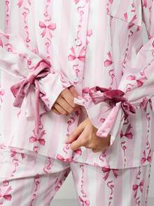 MISSGUIDED 蝴蝶结印花睡衣套装长袖纽扣上衣搭配荷叶边下摆裤子睡衣 - 粉色 - 查看 6
